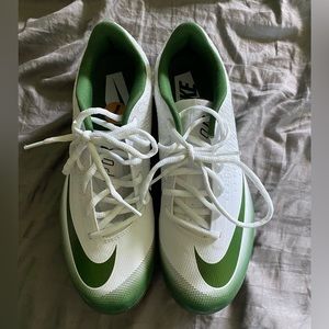 brand new mens green & white nike baseball cleats